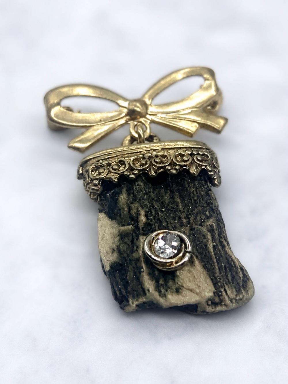 Wood Pendant Filigree Top Rhinestone Accent Dangle Brooch Gold Tone Bow